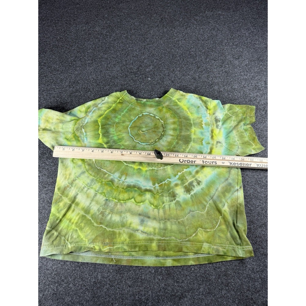 Nike Cropped Baby Tee Size Large Green Tie Dye Y2K Retro Grunge OOAK Custom - Picture 4 of 9